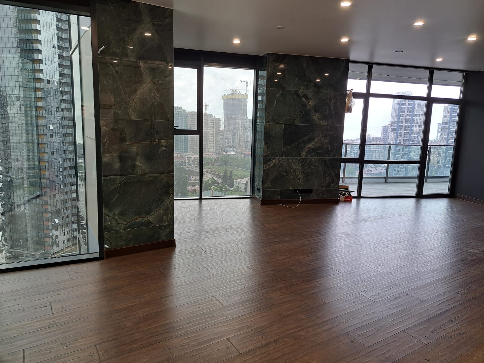 Big apartment for sale in Black Sea Towers