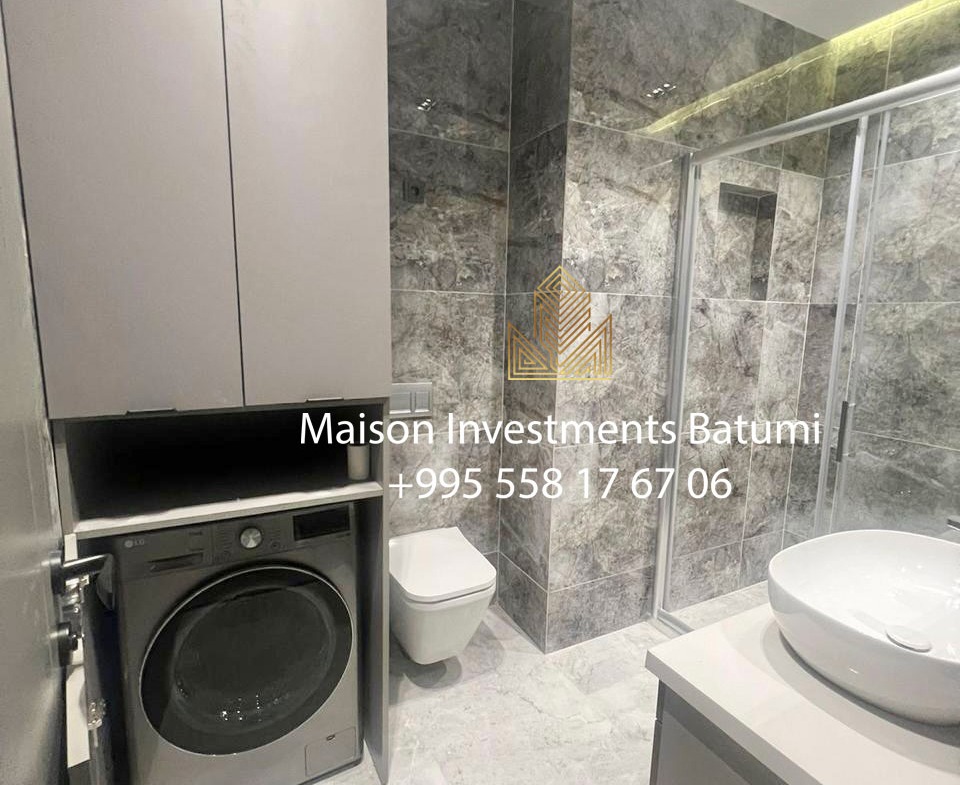 Three rooms apartment in Porta Tower