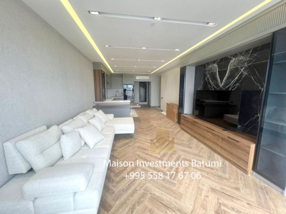 Three rooms apartment in Porta Tower