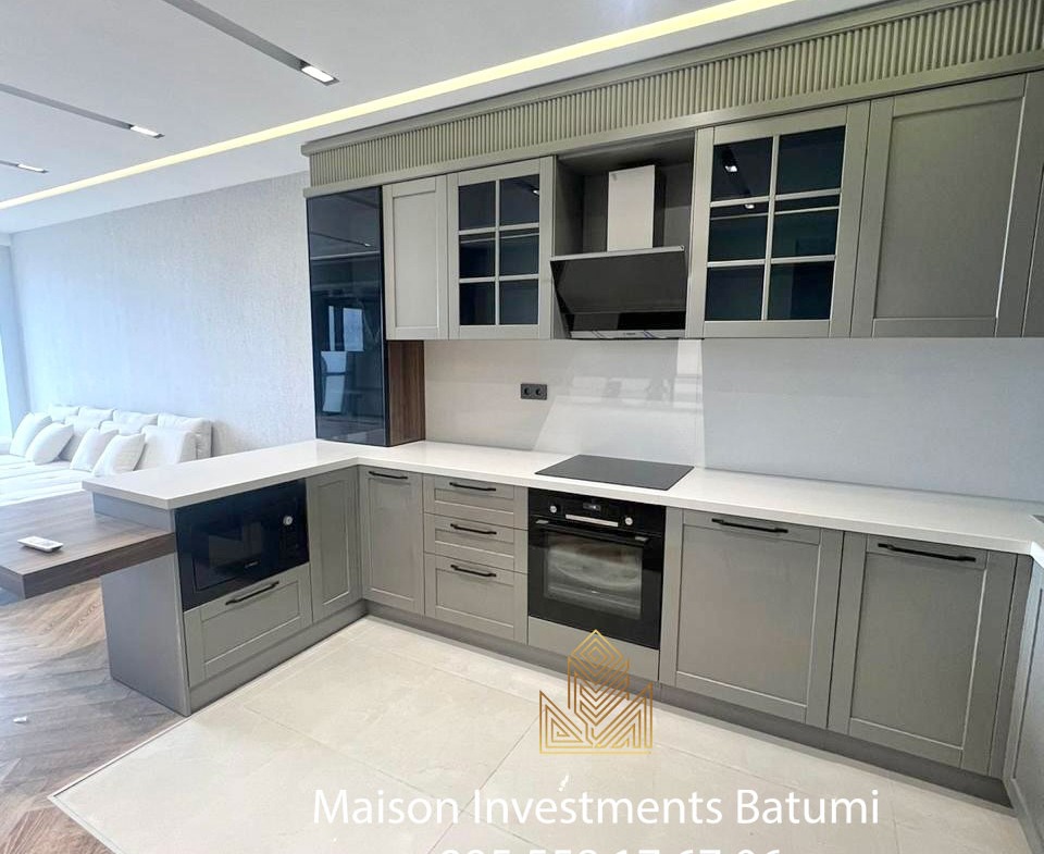 Three rooms apartment in Porta Tower