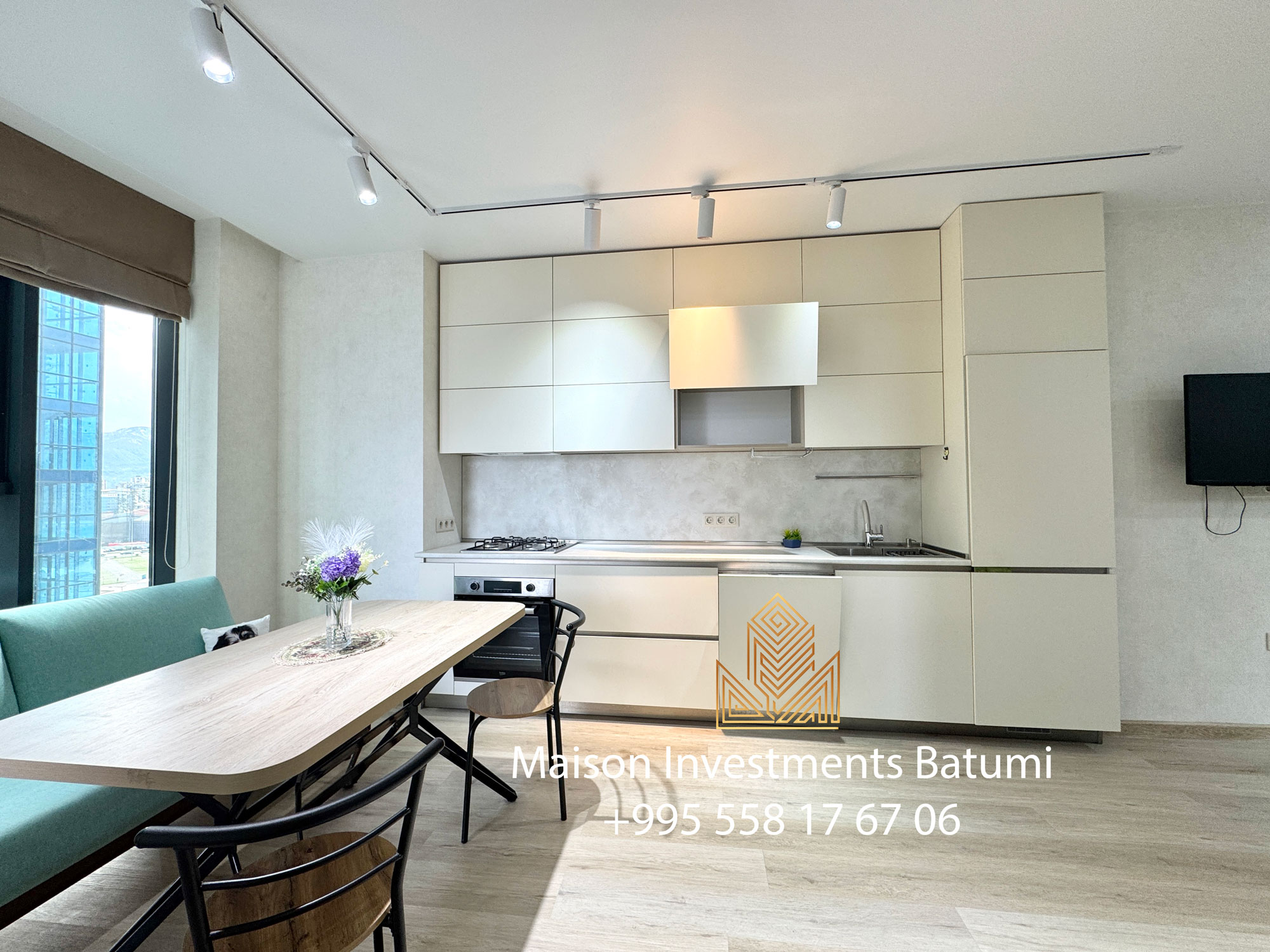 Three rooms apartment in Black Sea Towers