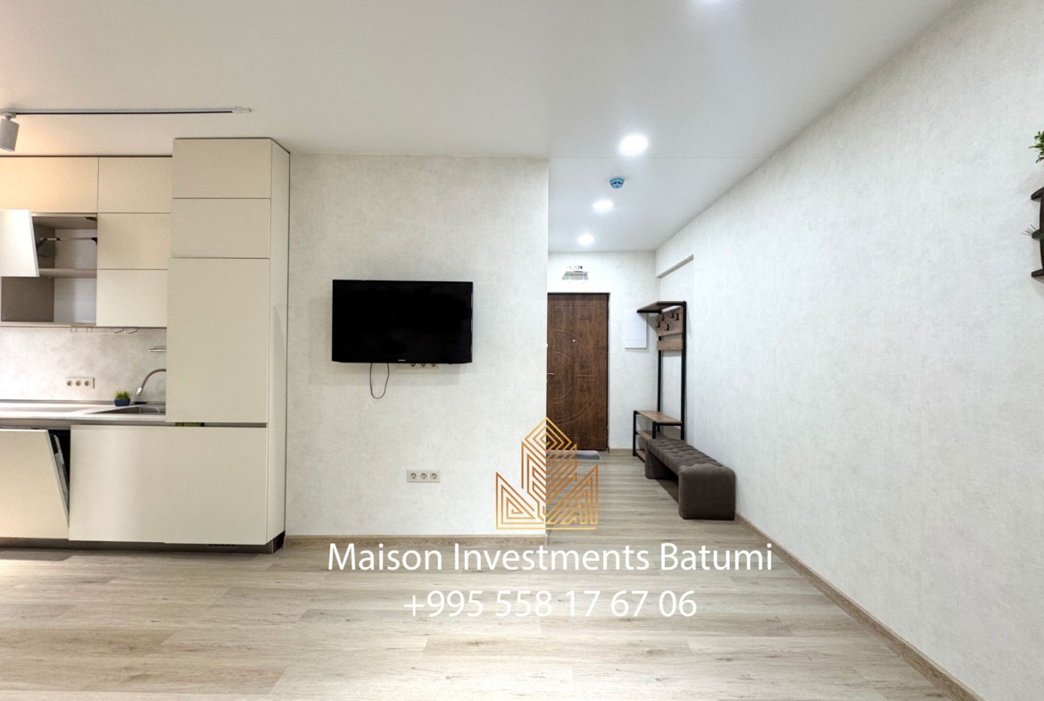 Three rooms apartment in Black Sea Towers