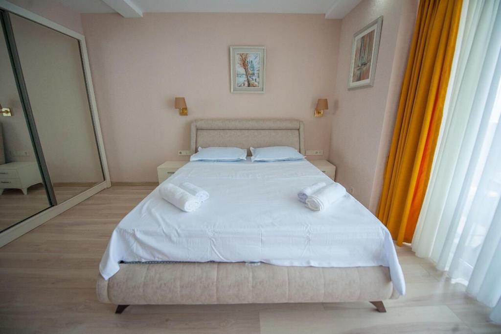 Big studio for sale in Alliance Palace