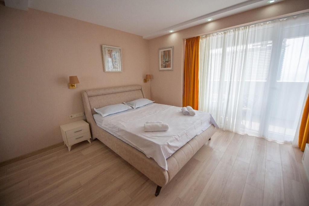 Big studio for sale in Alliance Palace