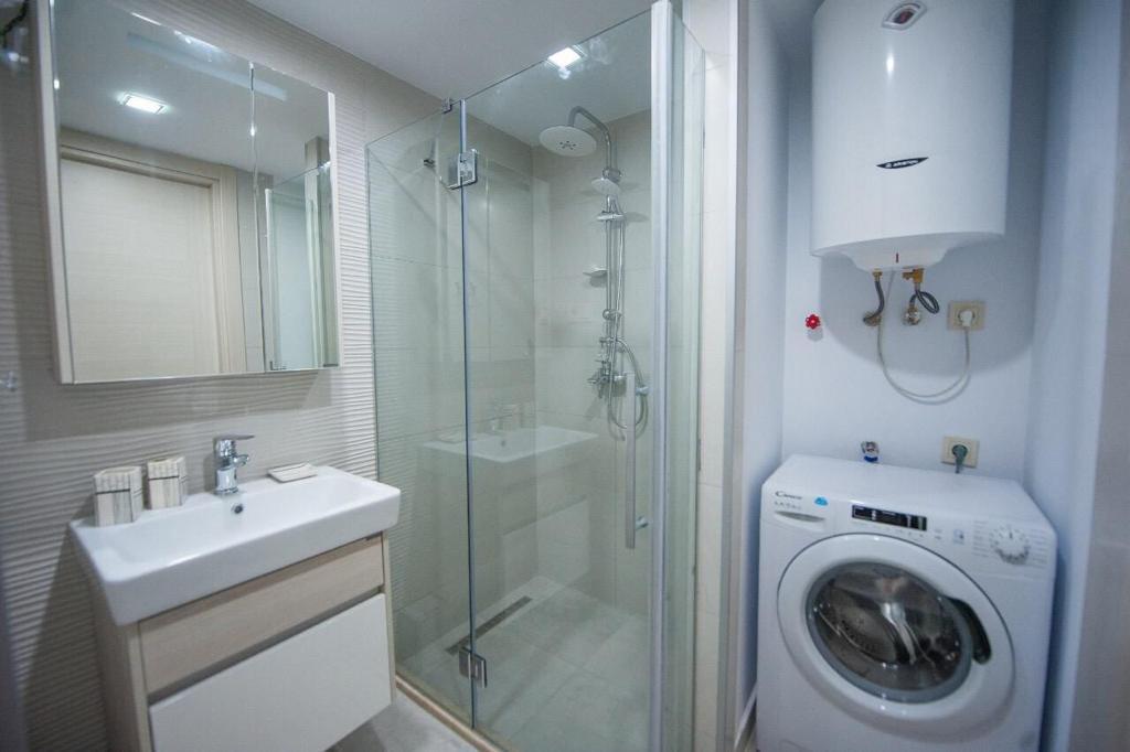 Big studio for sale in Alliance Palace
