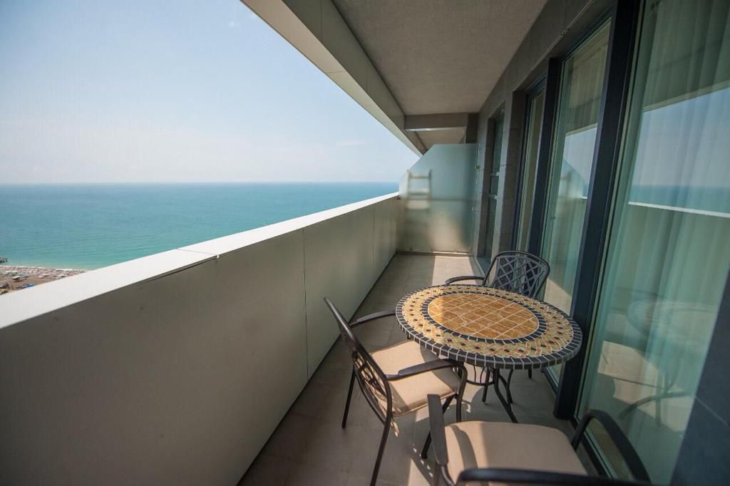 Big studio for sale in Alliance Palace