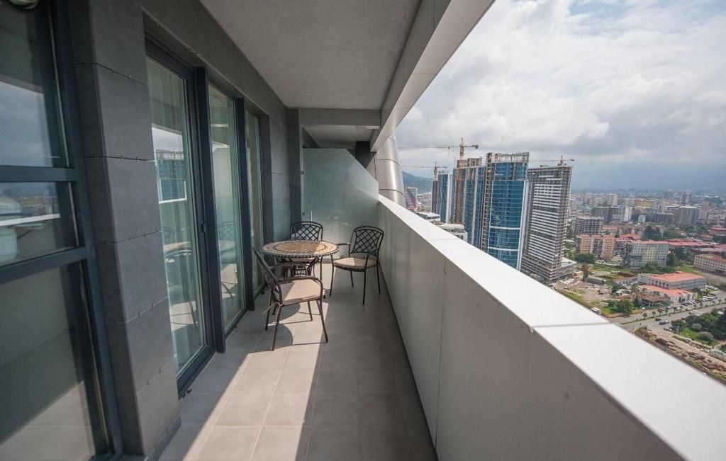 Big studio for sale in Alliance Palace