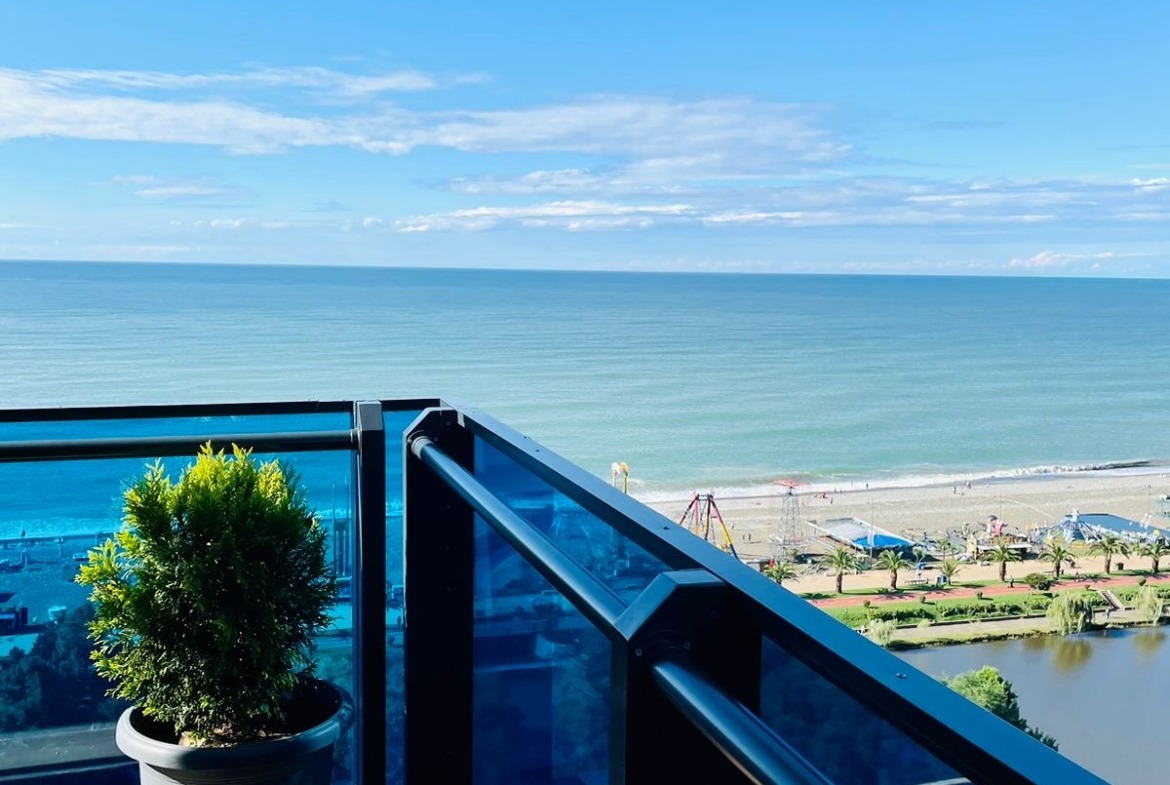 Three room apartment in Orbi City