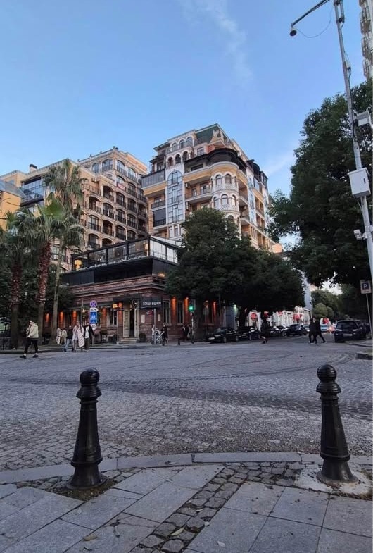 Big apartment for sale in the city center