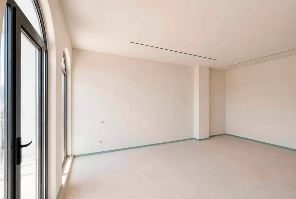Big apartment for sale in the city center