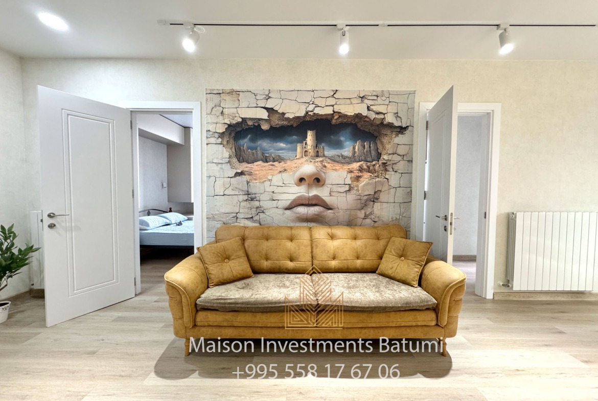 Three rooms apartment in Black Sea Towers