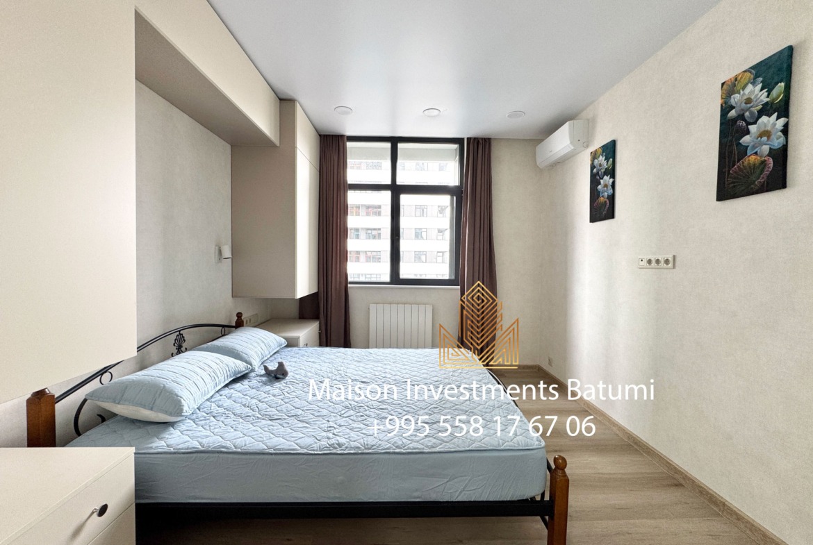 Three rooms apartment in Black Sea Towers