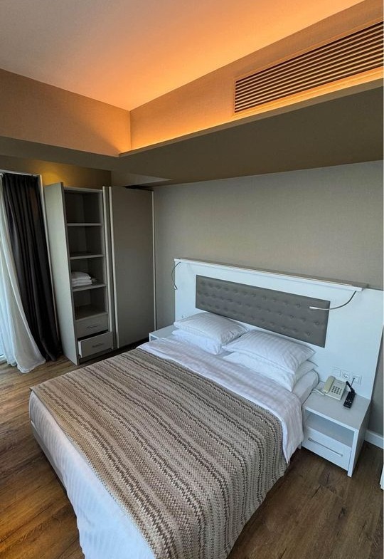 Three rooms apartment in Alliance Palace