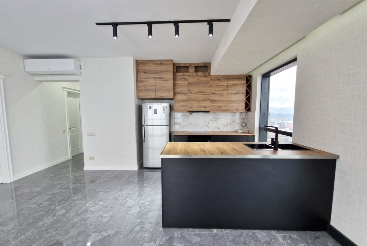 Three rooms apartment in Porta Tower