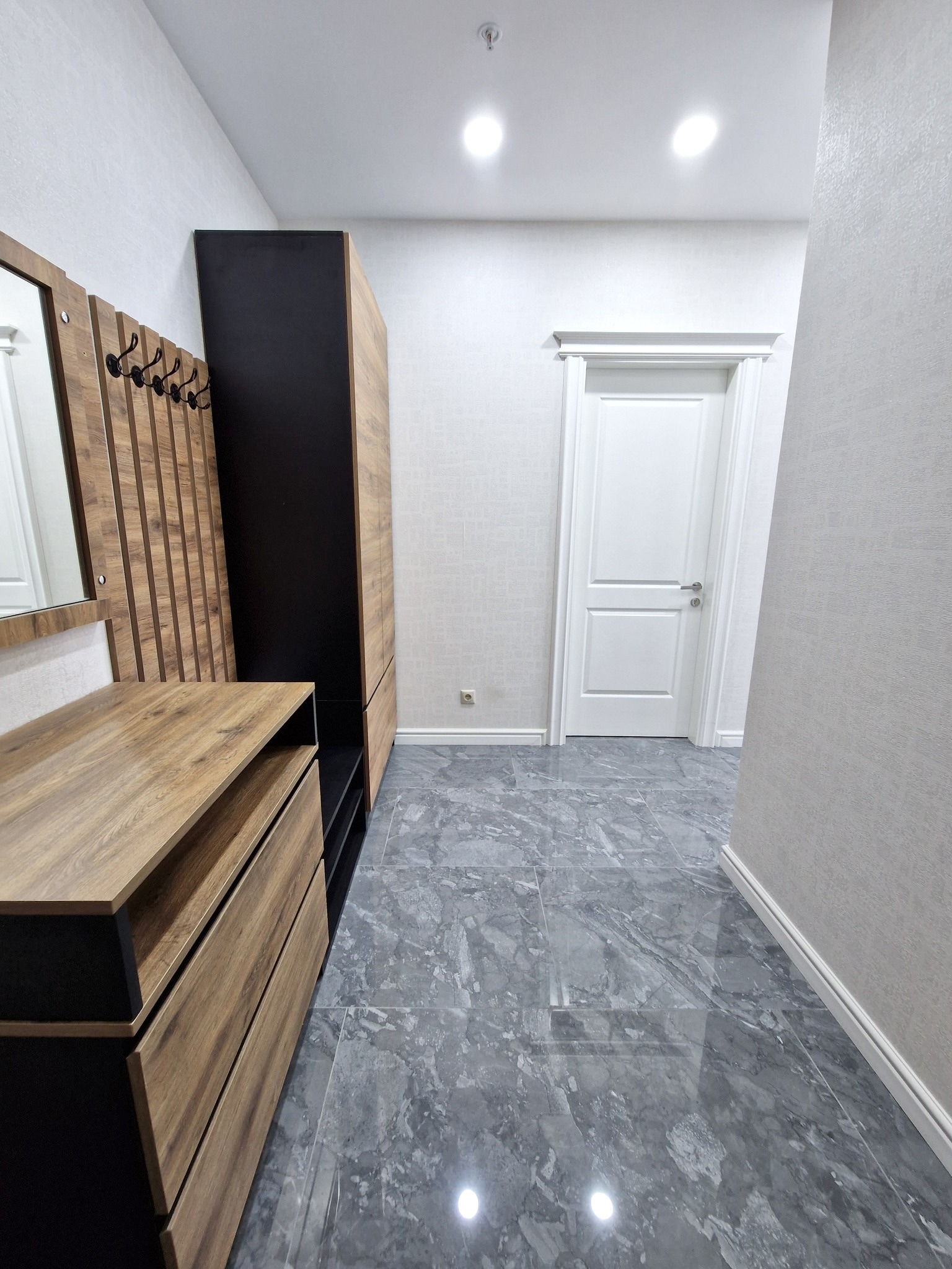 Three rooms apartment in Porta Tower