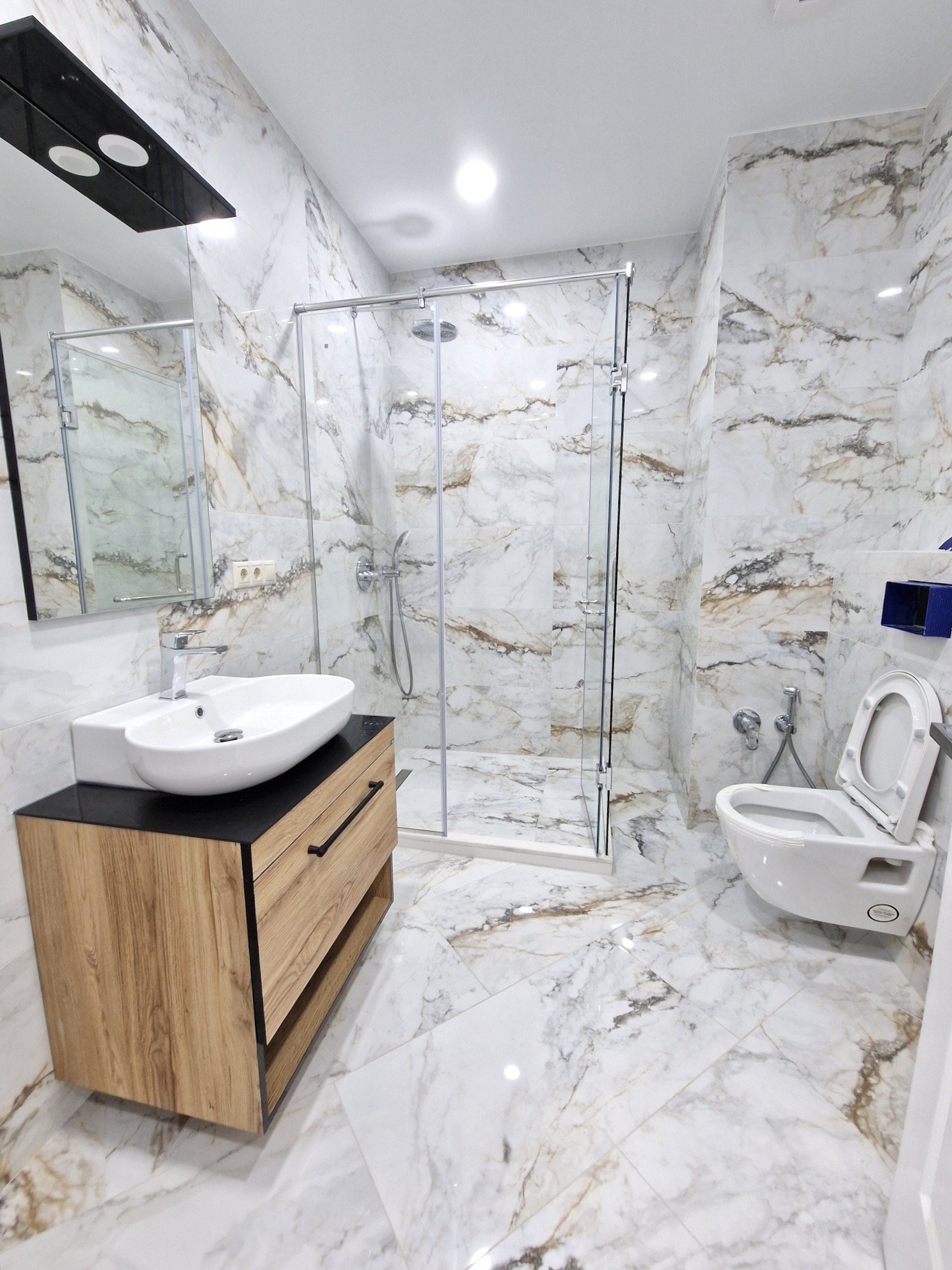 Three rooms apartment in Porta Tower