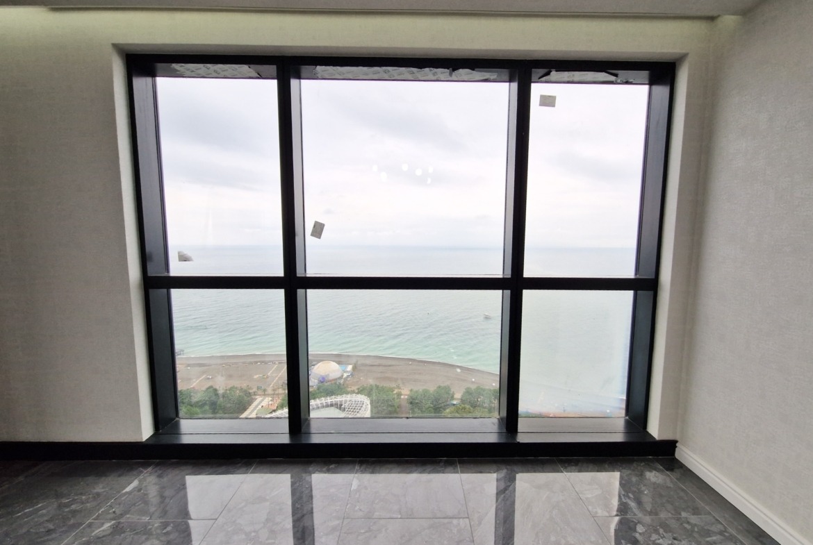 Three rooms apartment in Porta Tower