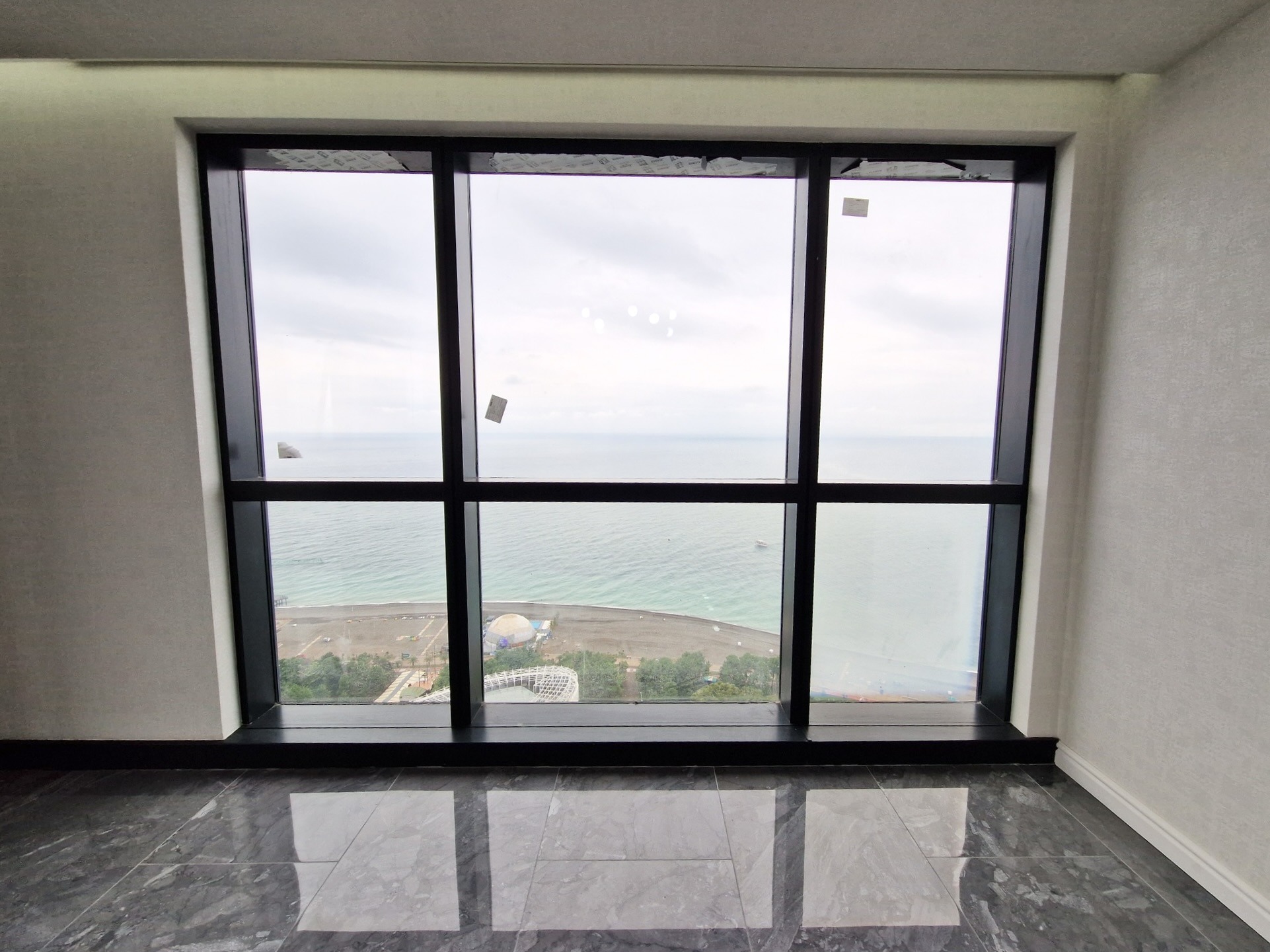 Three rooms apartment in Porta Tower