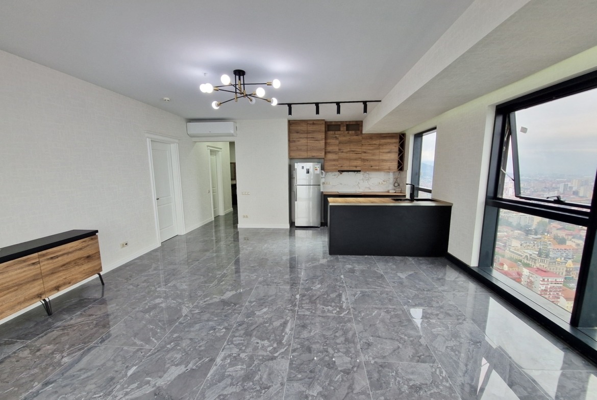 Three rooms apartment in Porta Tower