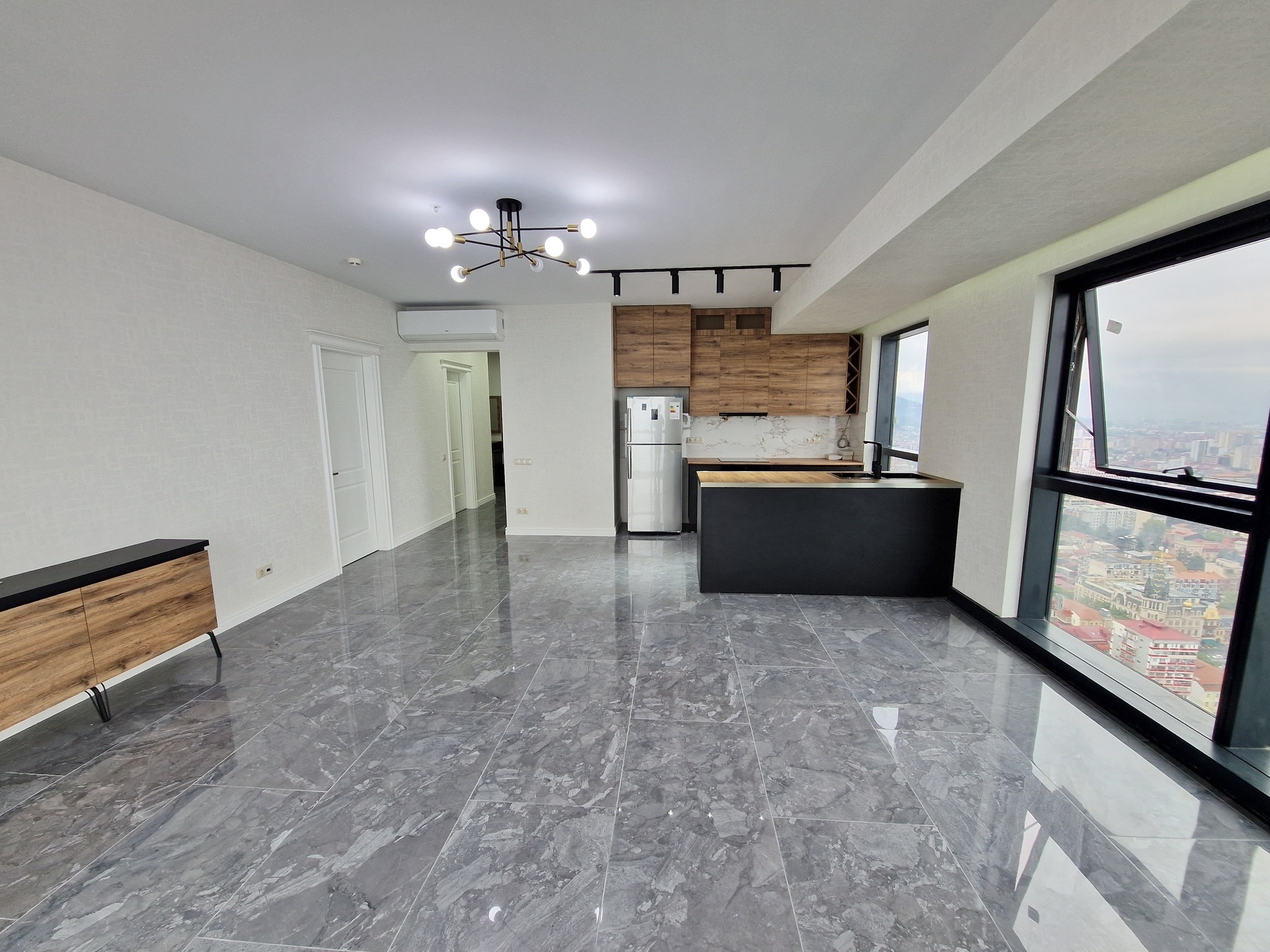 Three rooms apartment in Porta Tower