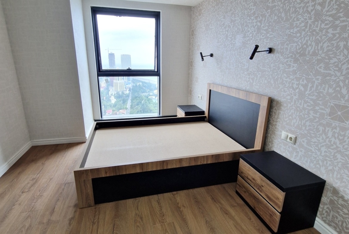 Three rooms apartment in Porta Tower