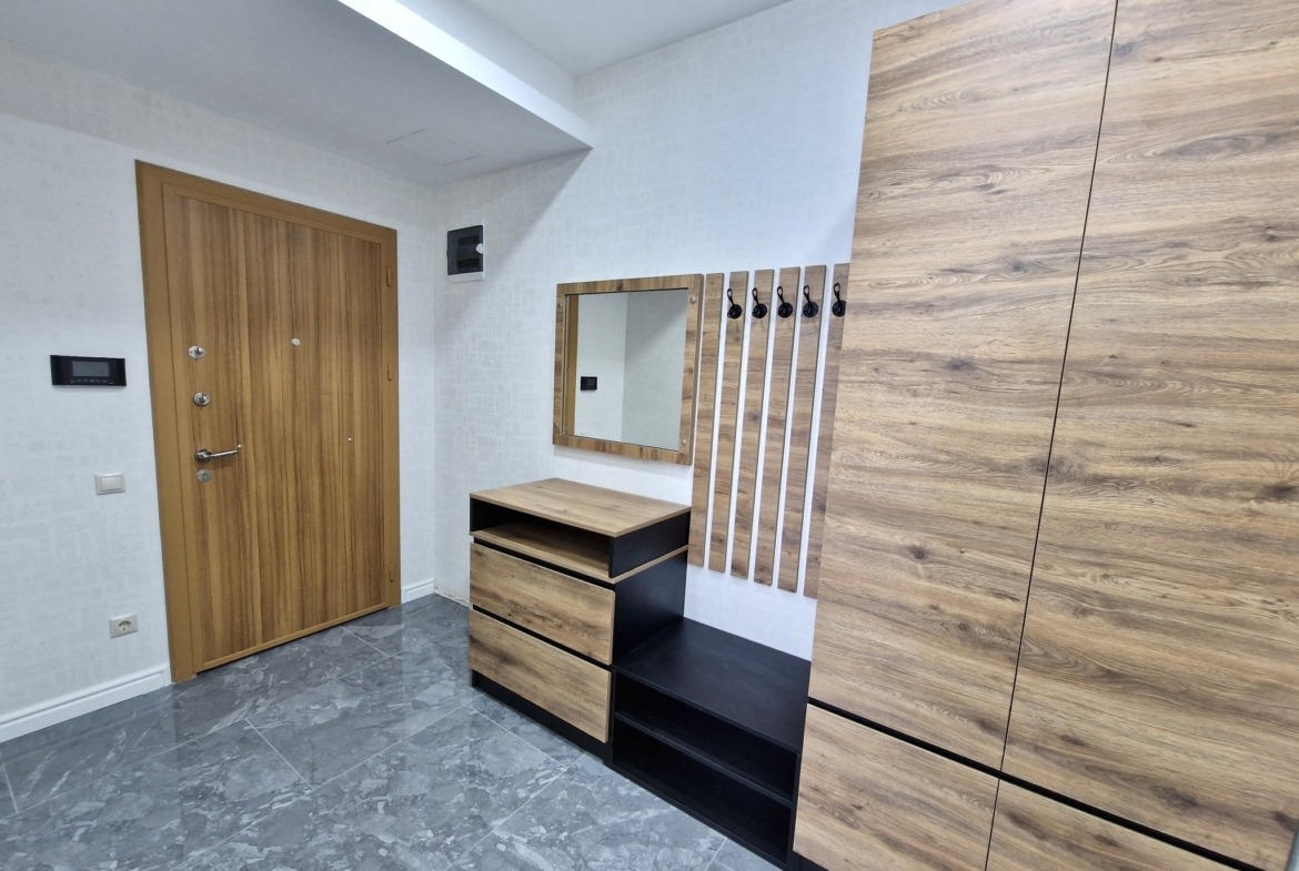 Three rooms apartment in Porta Tower