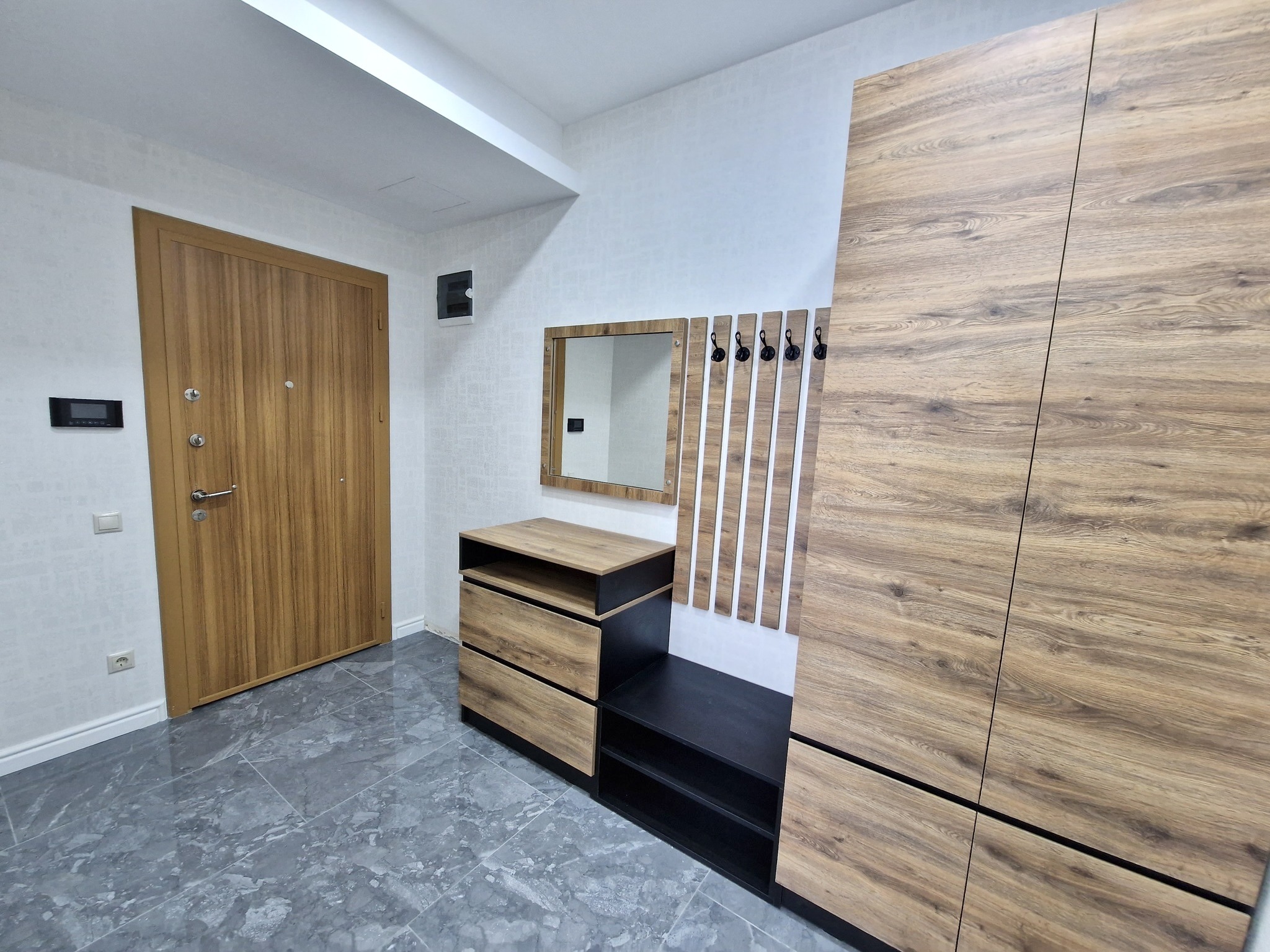 Three rooms apartment in Porta Tower