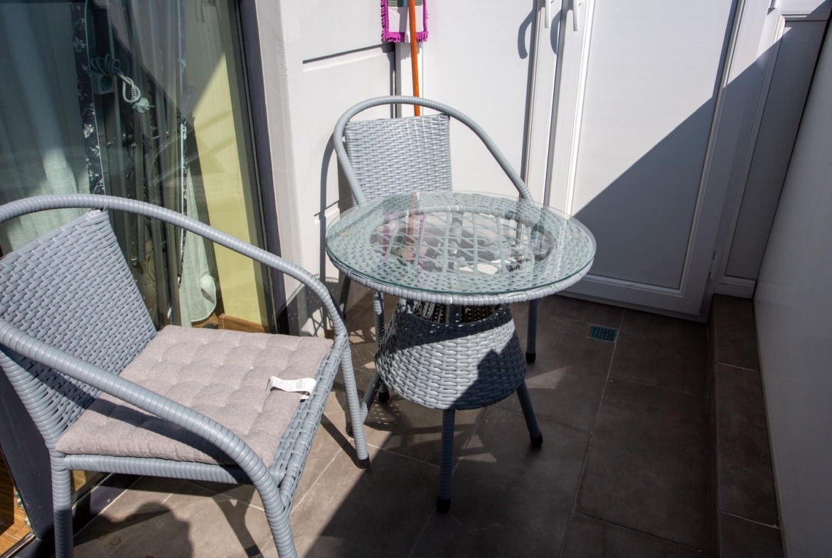 Big studio for sale in Intourist Residence