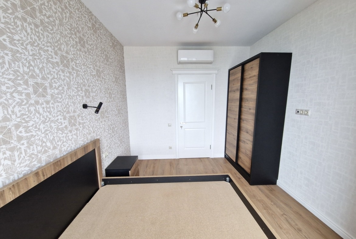 Three rooms apartment in Porta Tower
