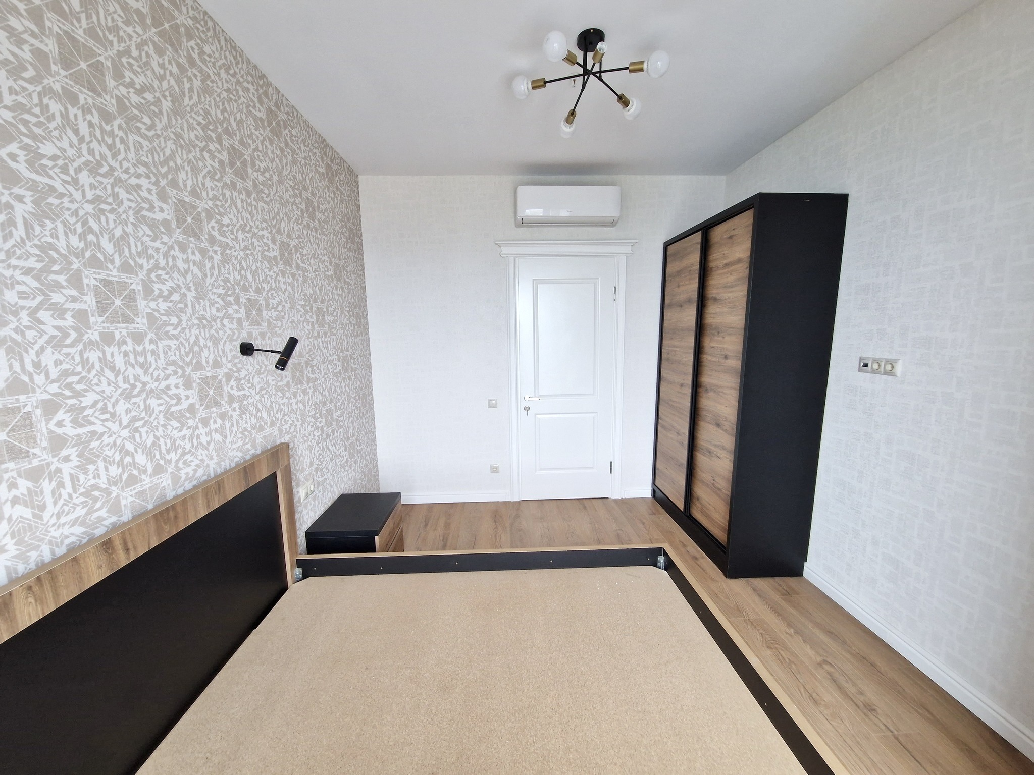 Three rooms apartment in Porta Tower