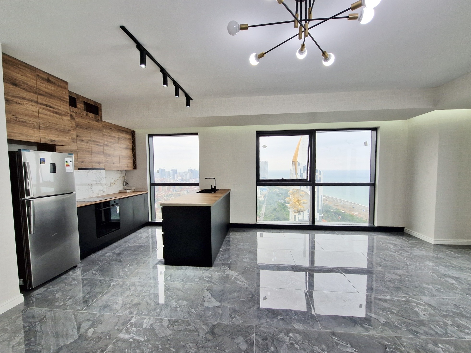 Three rooms apartment in Porta Tower