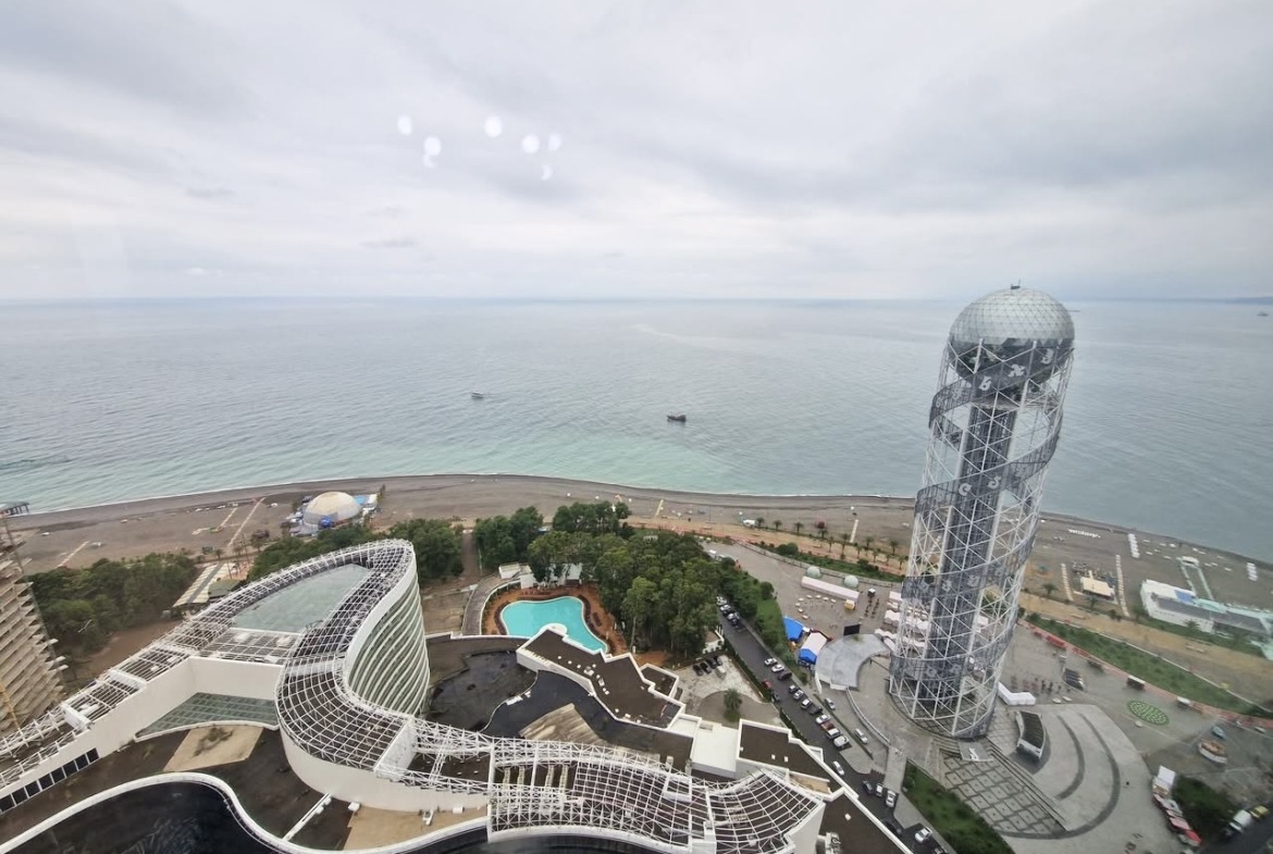 Three rooms apartment in Porta Tower