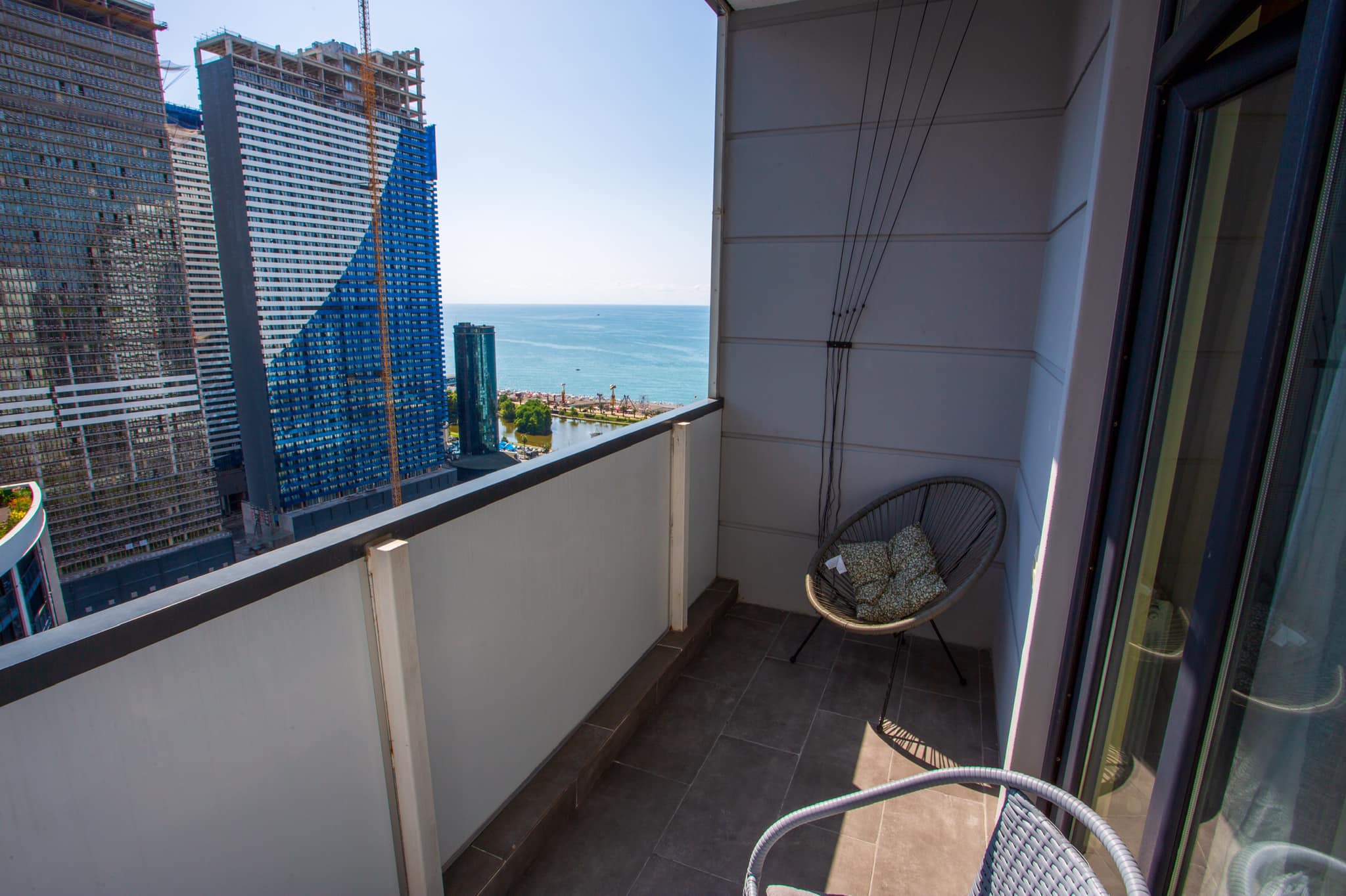 Big studio for sale in Intourist Residence