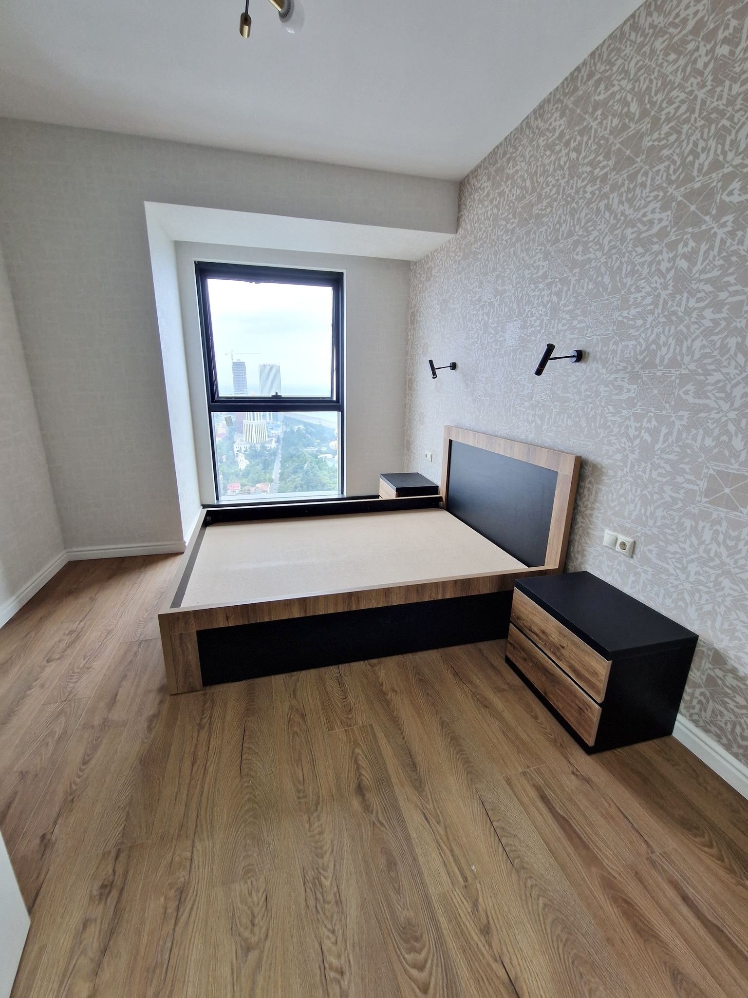Three rooms apartment in Porta Tower