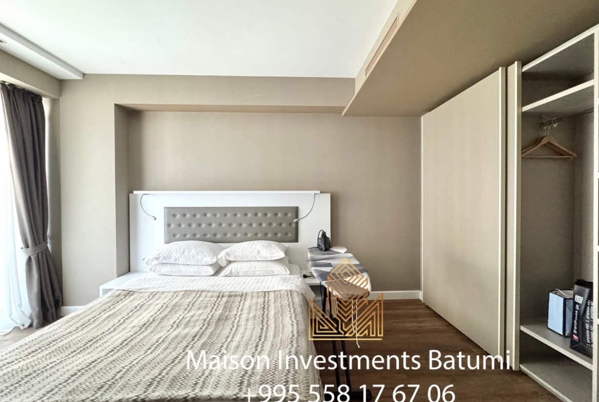 Two rooms apartment in Alliance Palace