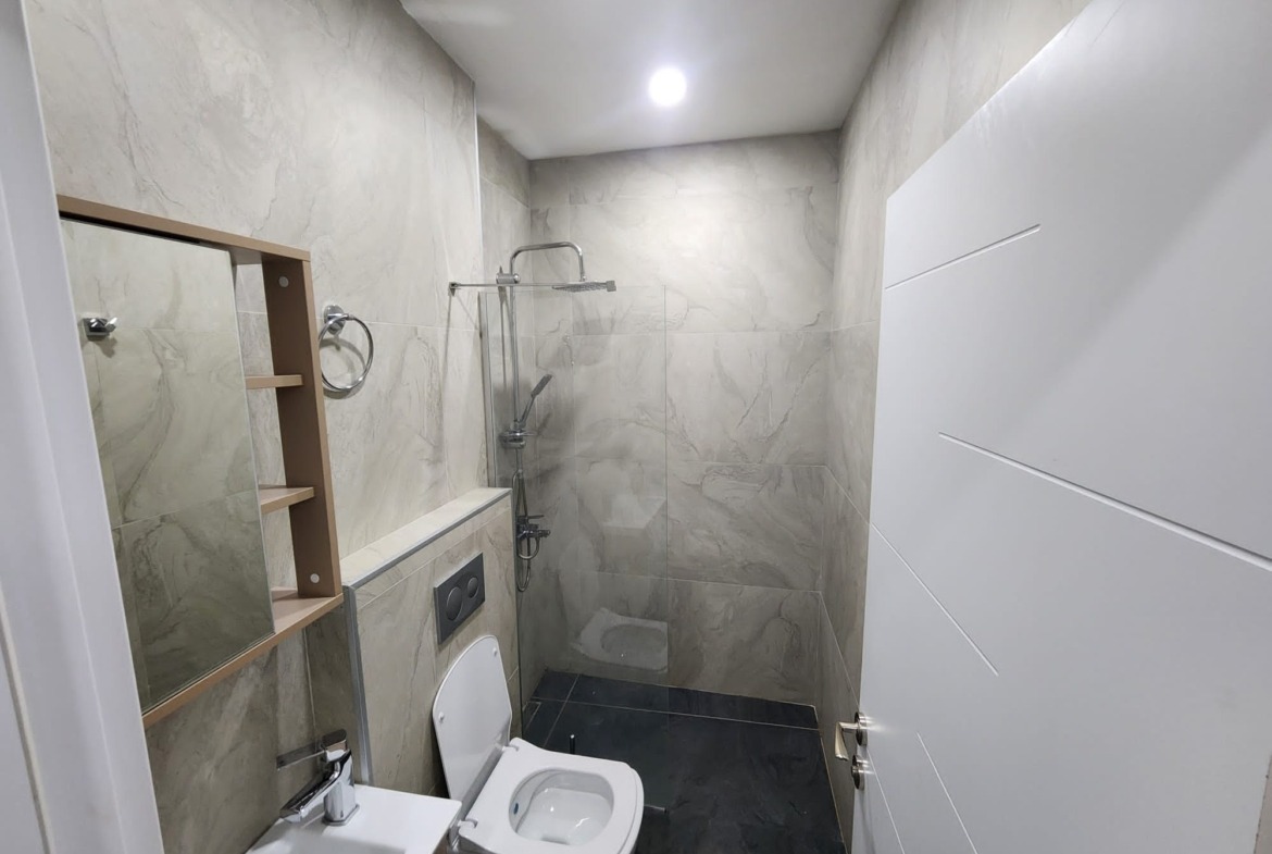 Three rooms apartment in Metro City