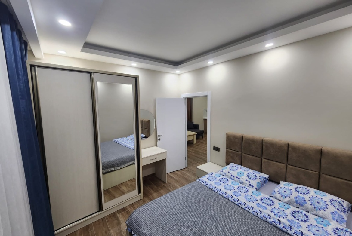 Three rooms apartment in Metro City