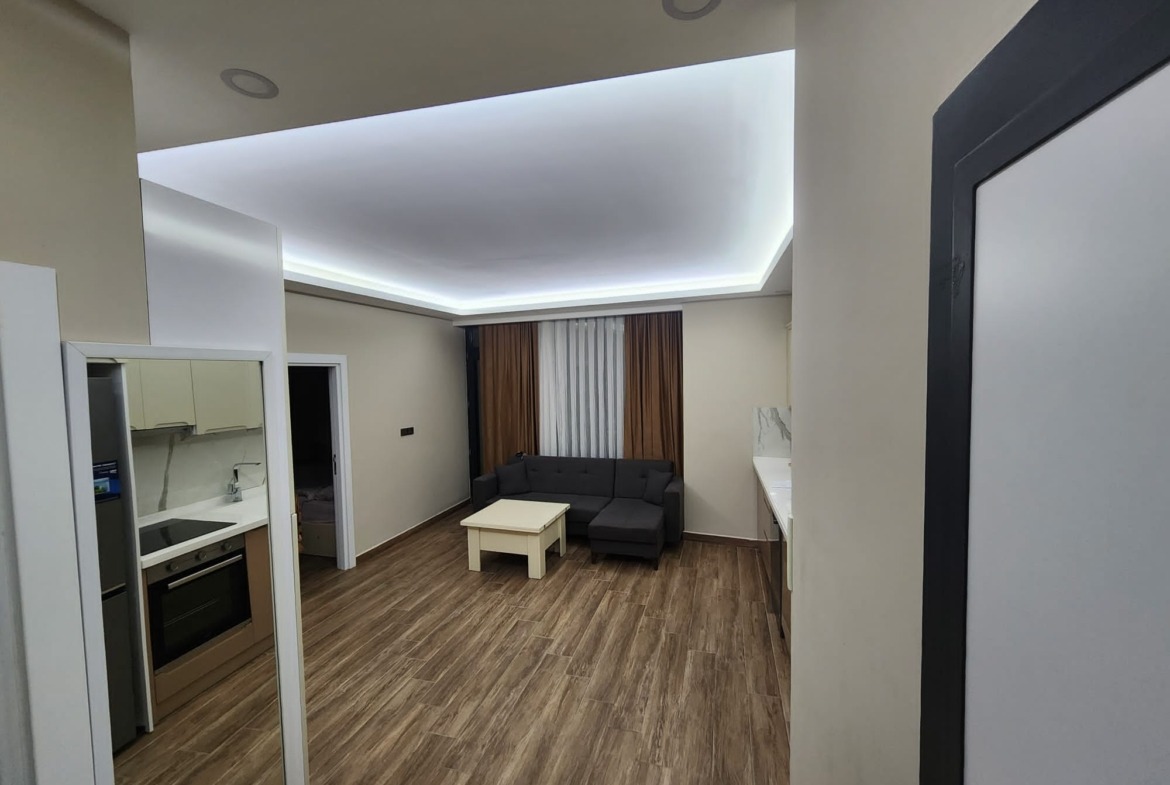 Three rooms apartment in Metro City