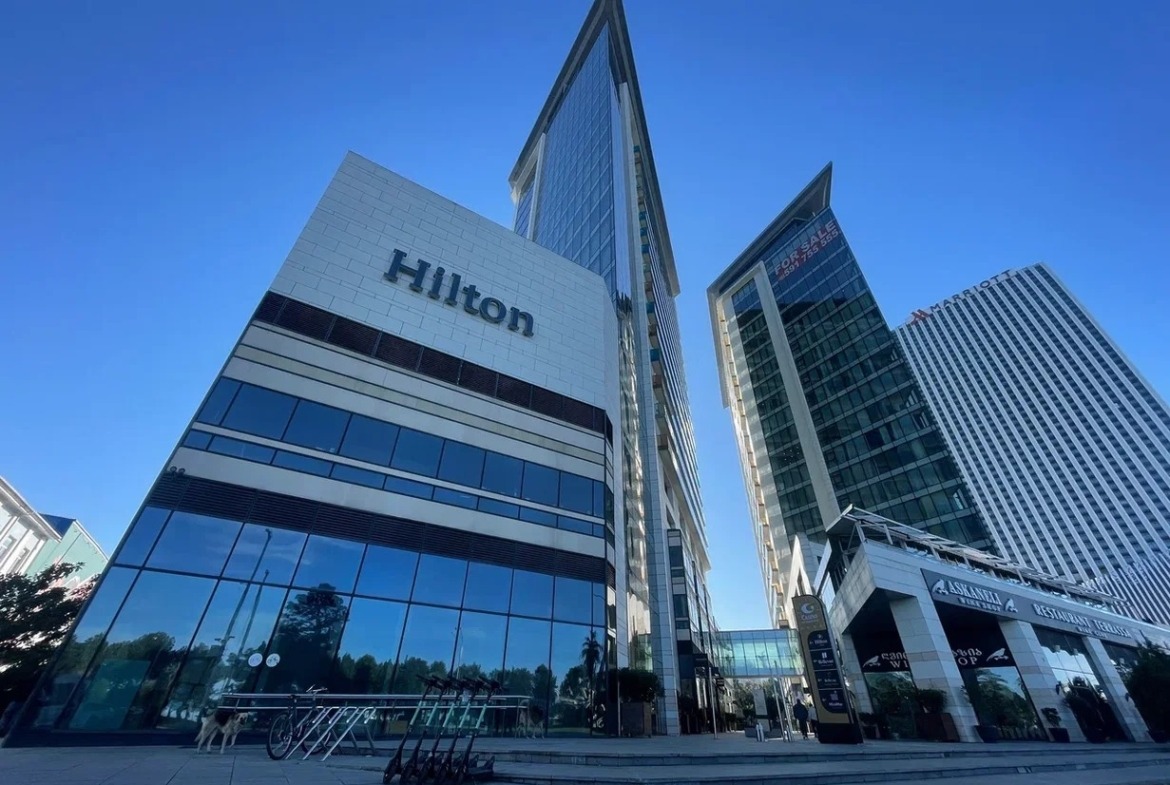 Three rooms apartment in Hilton