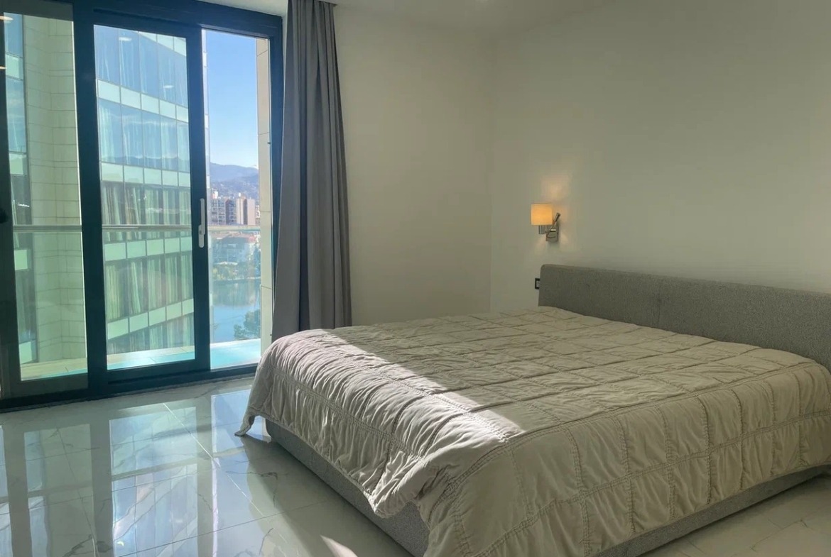 Three rooms apartment in Hilton
