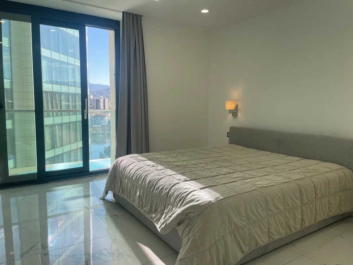 Three rooms apartment in Hilton