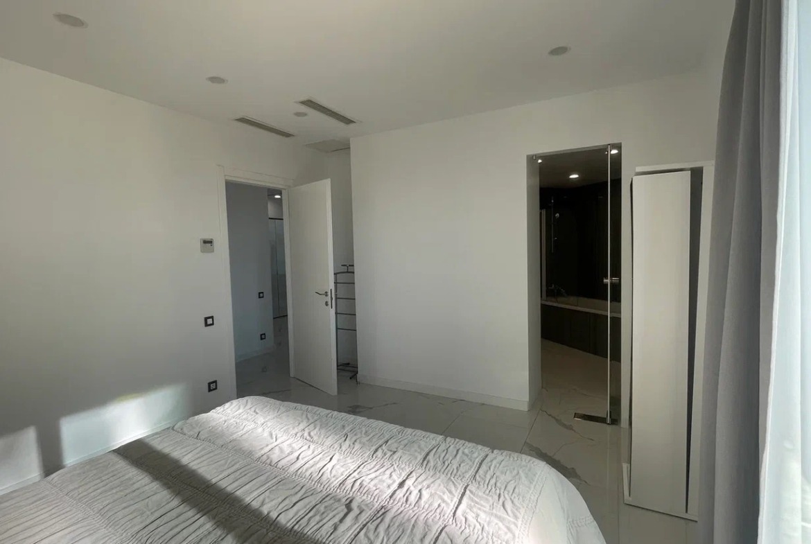 Three rooms apartment in Hilton
