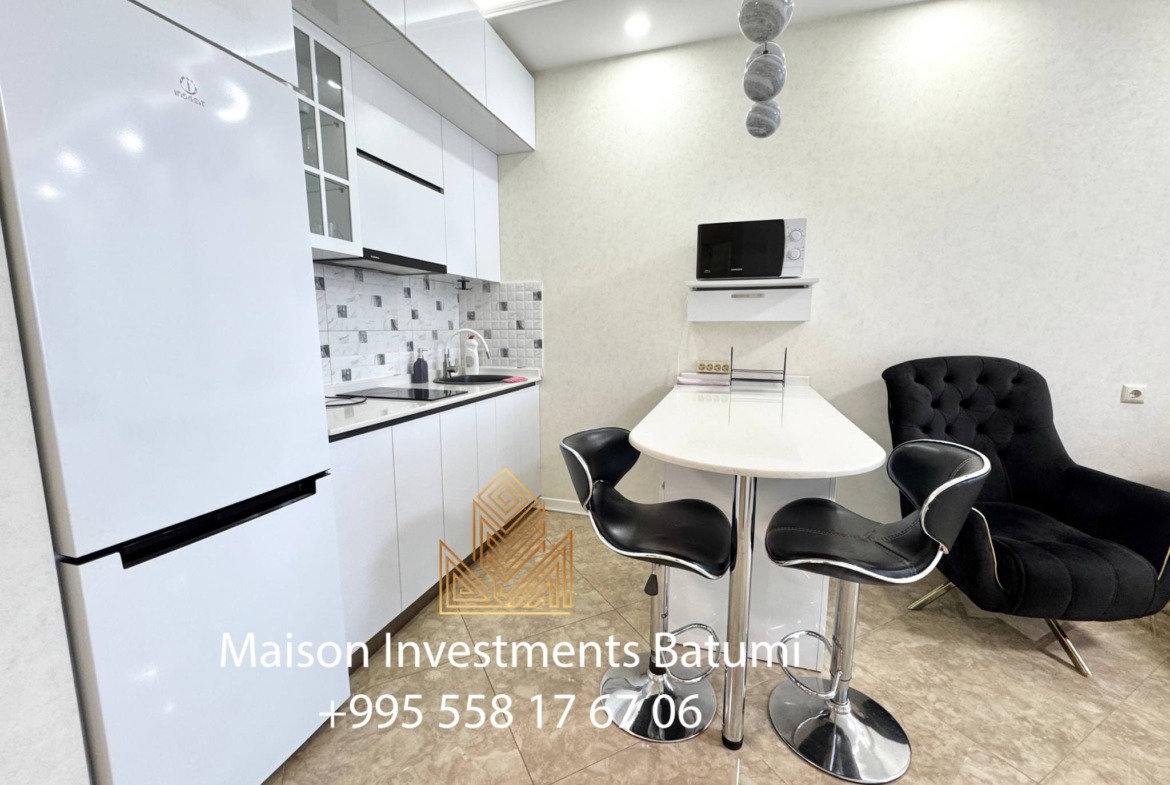 Two rooms apartment in New Wave