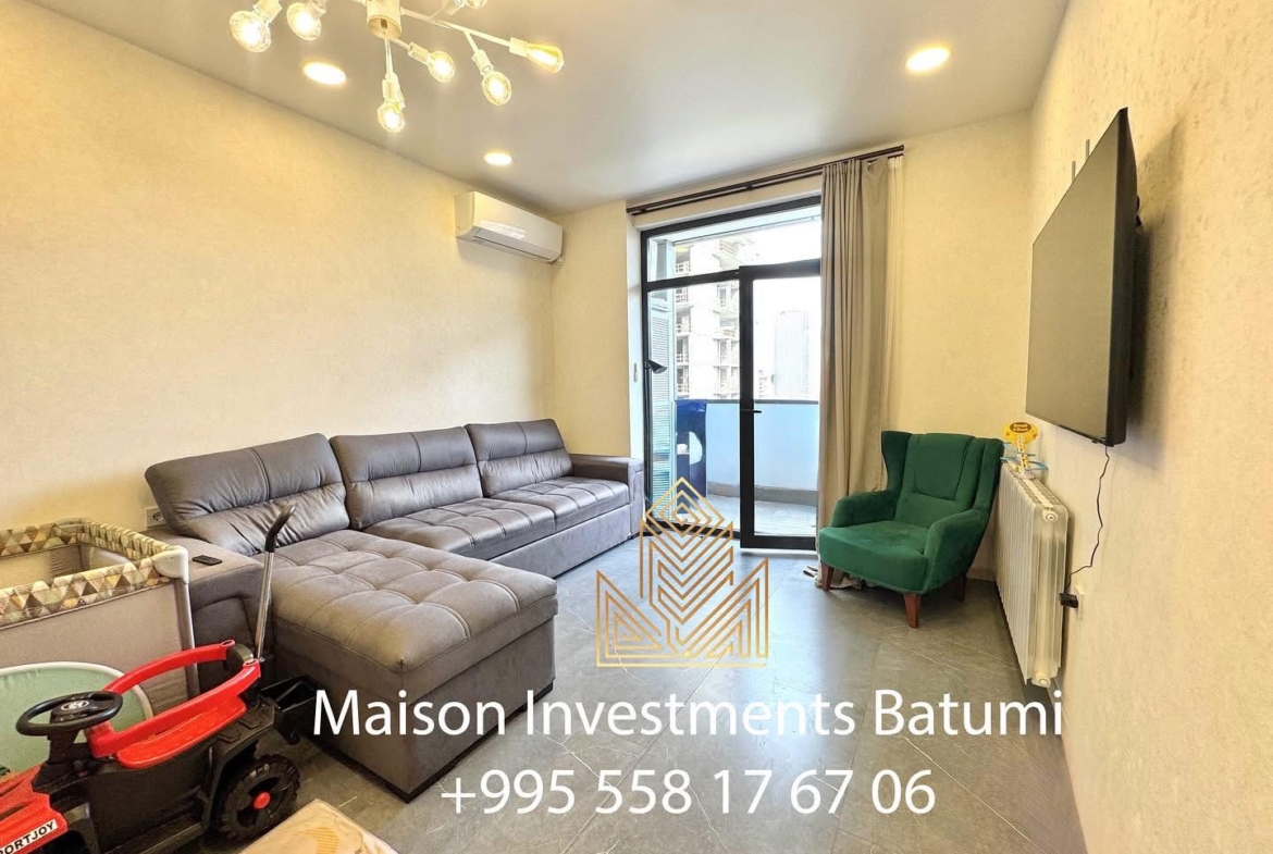Three rooms apartment for sale in Intourist Residence