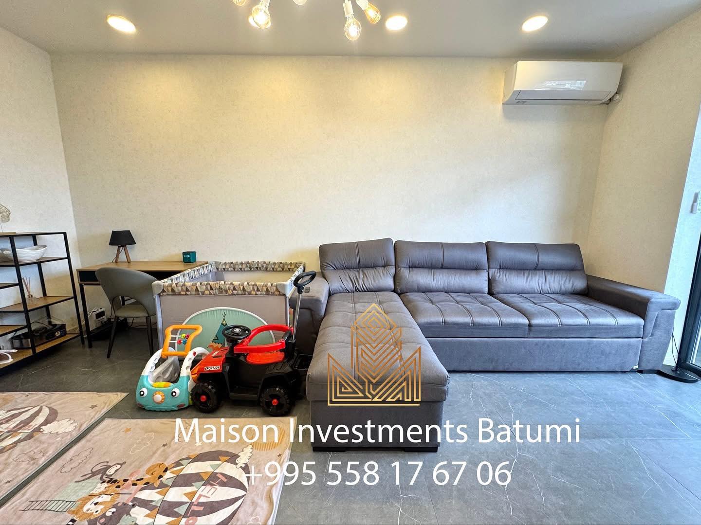 Three rooms apartment for sale in Intourist Residence