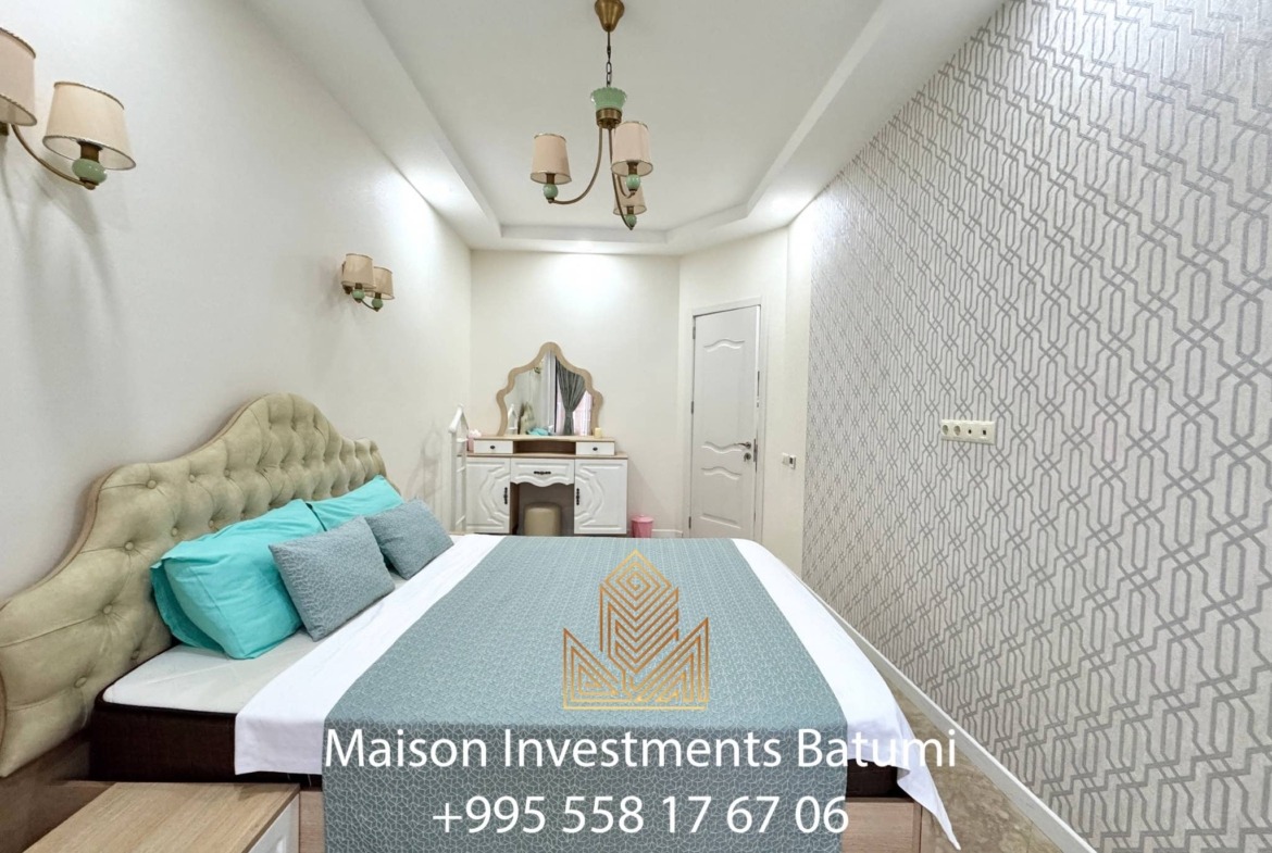 Two rooms apartment in New Wave