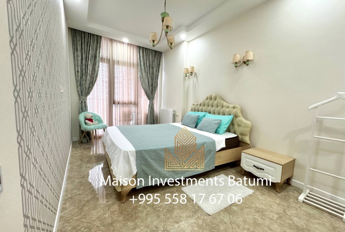 Two rooms apartment in New Wave
