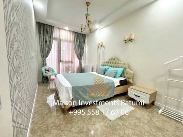 Two rooms apartment in New Wave