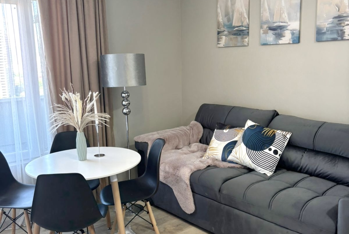 Three rooms apartment in New Boulevard