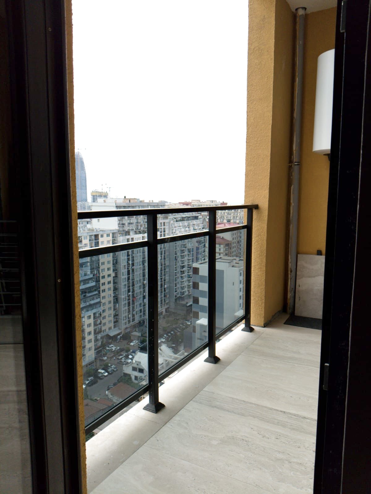 Three rooms apartment in New Line